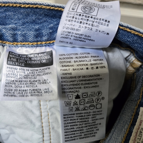 Levi's 501® Women's Mid Thigh Shorts 85833-0002 in Denim - Picture 9 of 10